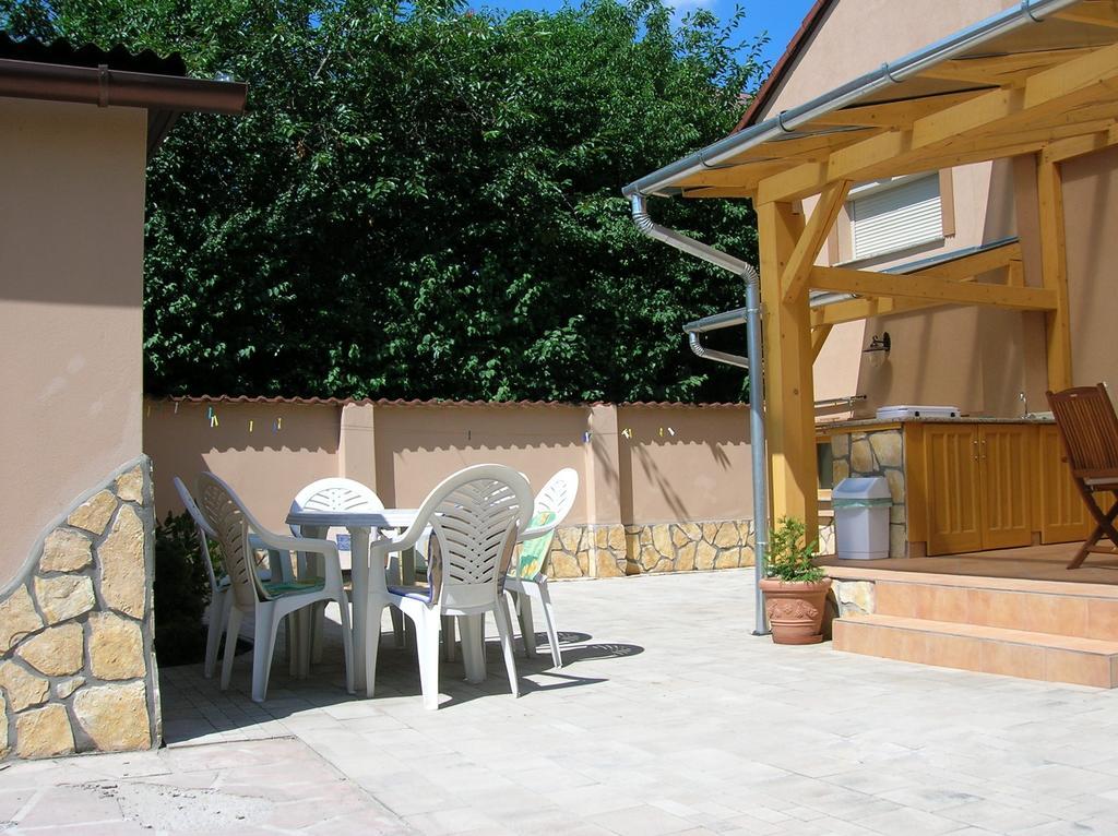 Margaréta Apartman Apartamento Sárvár Exterior foto
